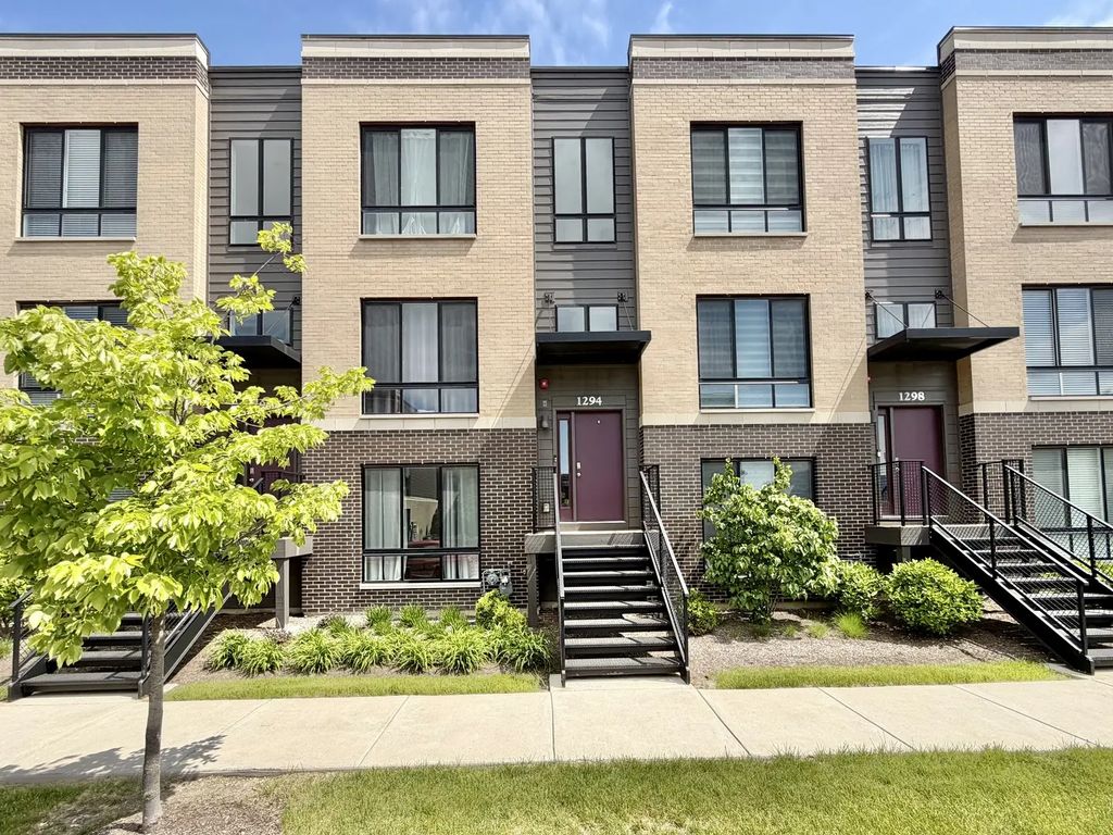 1294 Catalina Court, Schaumburg
