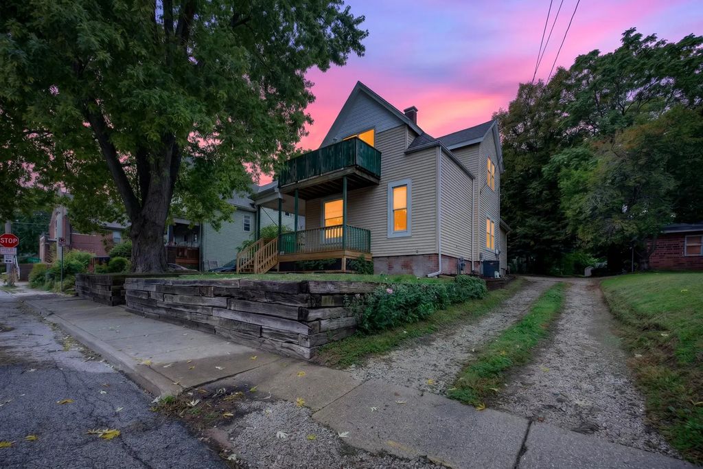 605 S Lee Street, Bloomington