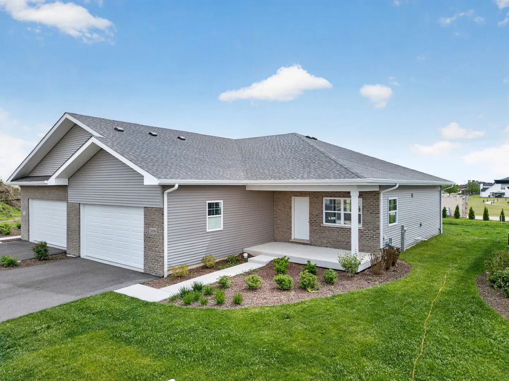 2039 Isabella Lane, Minooka