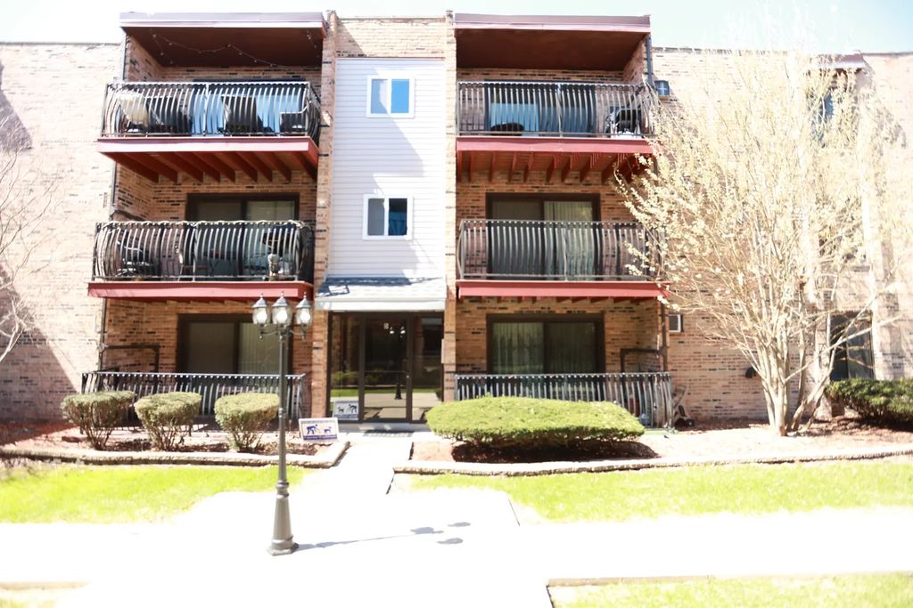 4550 W 57th Street 3d2, Chicago