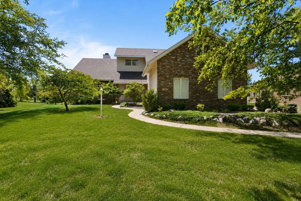 1808 Foxborough Court, Champaign