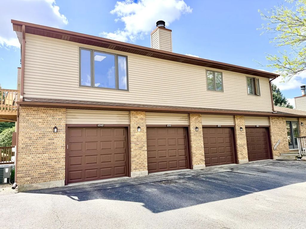 1848 Kerrybrook Court 1848, Sycamore