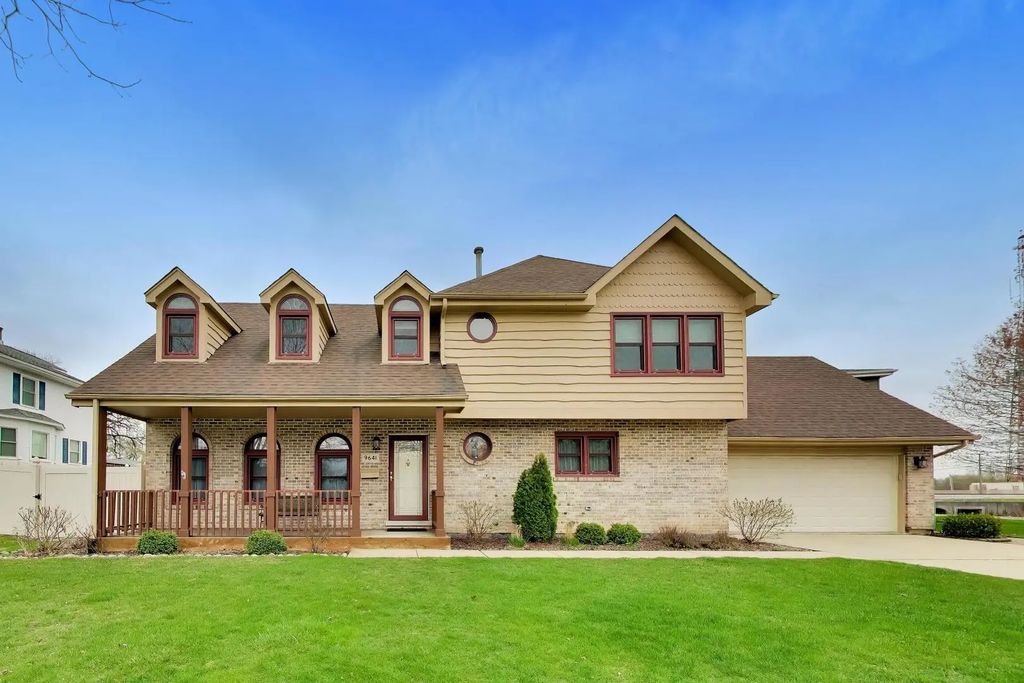 9641 E Shore Drive, Oak Lawn