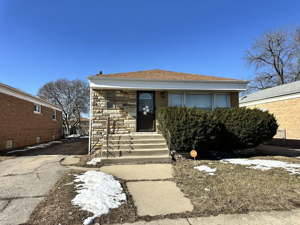 14522 S Marquette Avenue, Burnham