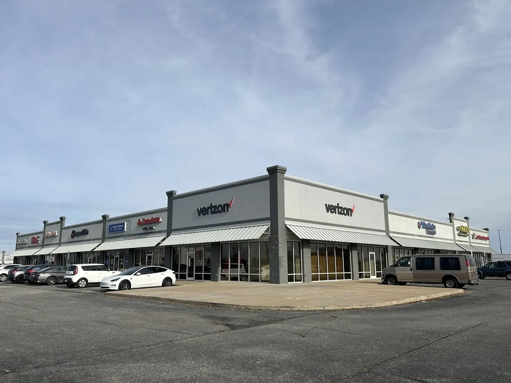 503 Knox Square Drive, Galesburg