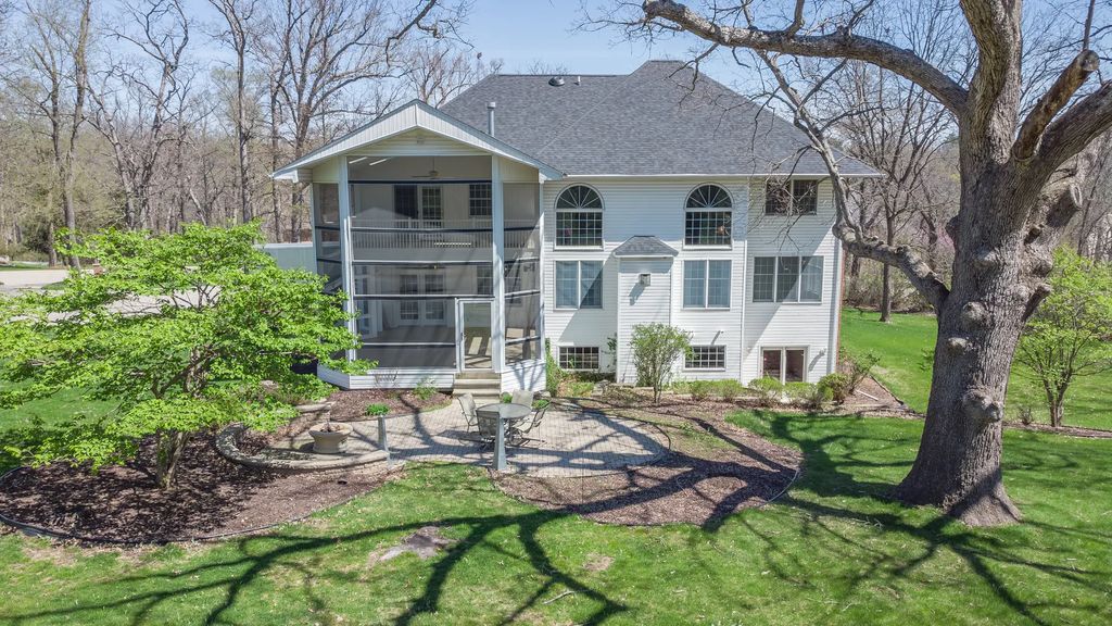 1687 Barberry Circle, Freeport