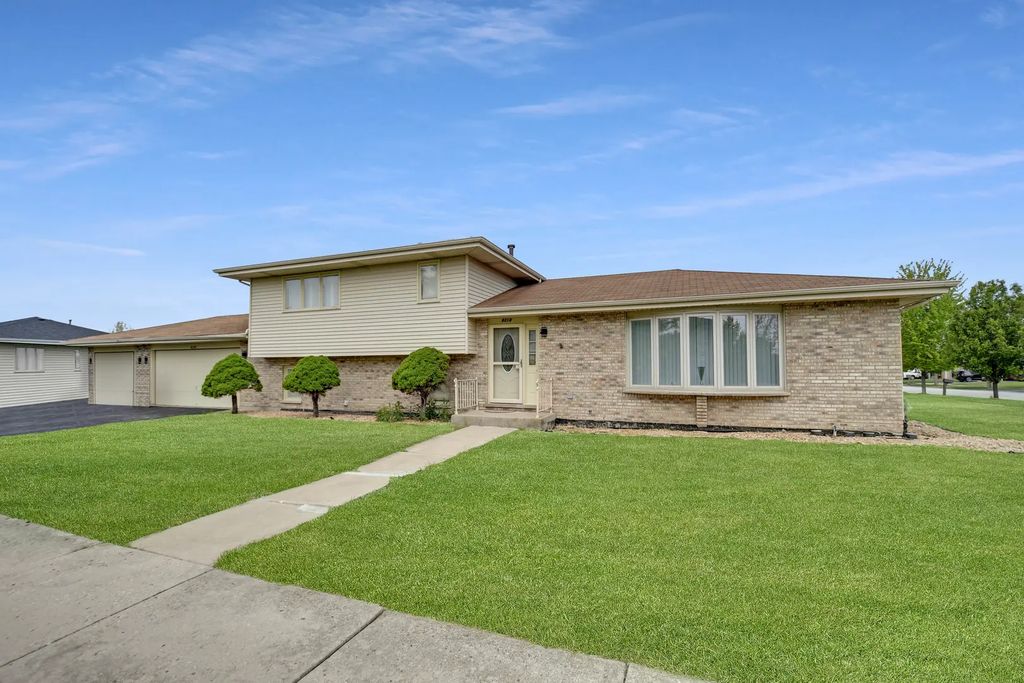 8218 170th Street, Tinley Park