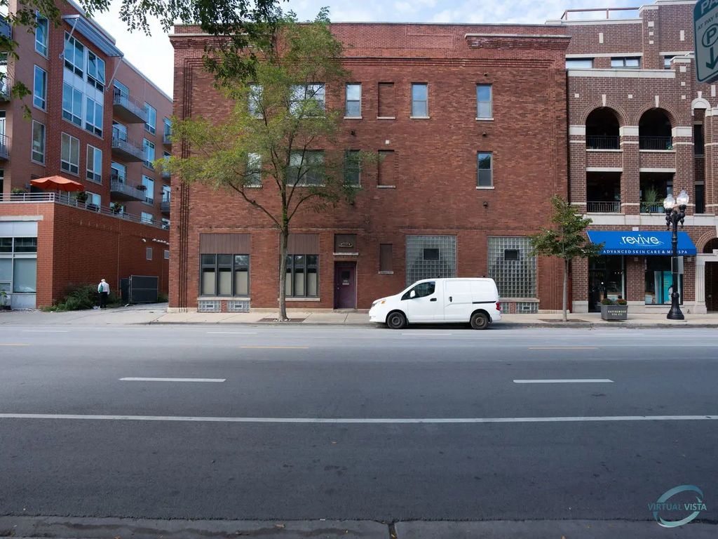 4848 N Clark Street, Chicago