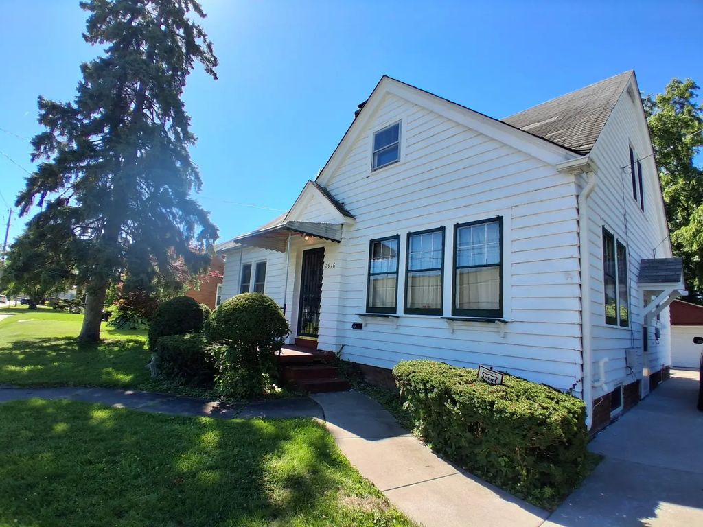 2916 20th Avenue, Rock Island