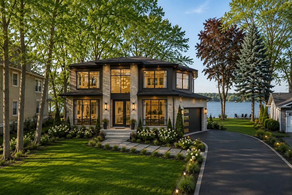 649 Woodland Drive, Crystal Lake