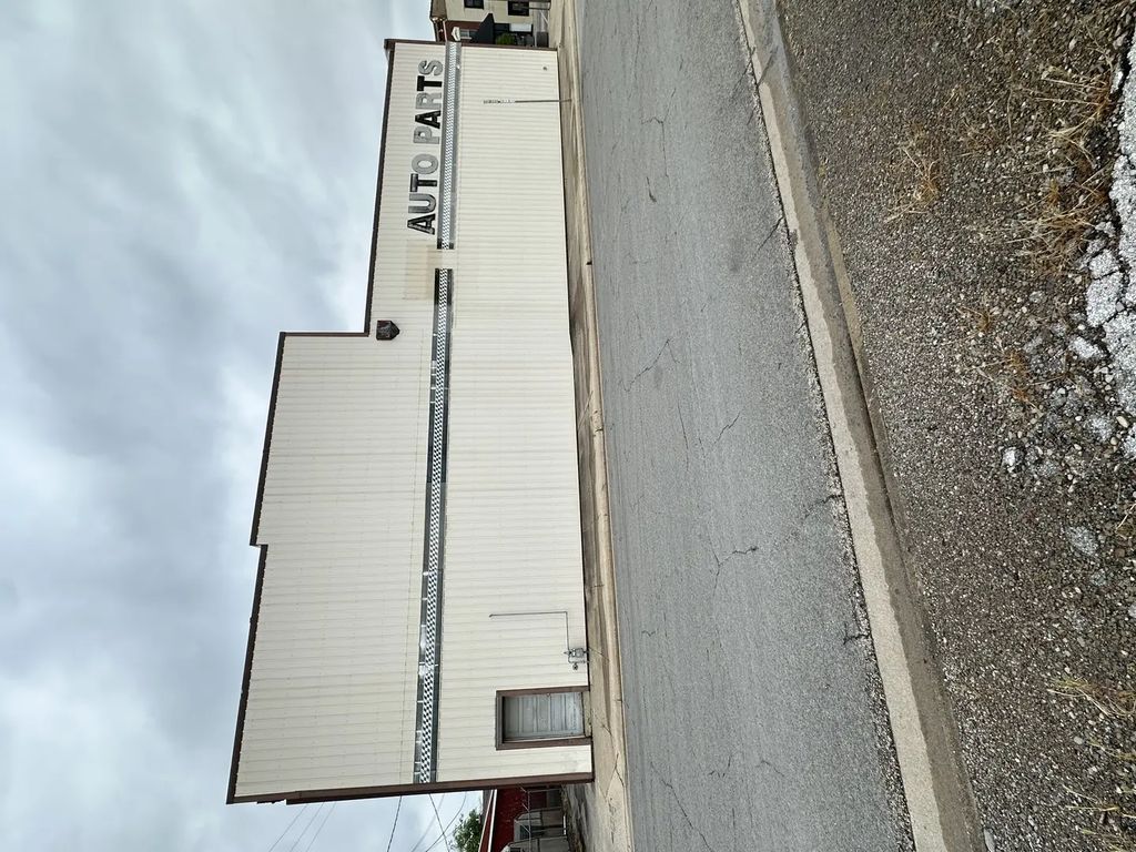1 West Main Street, Duquoin