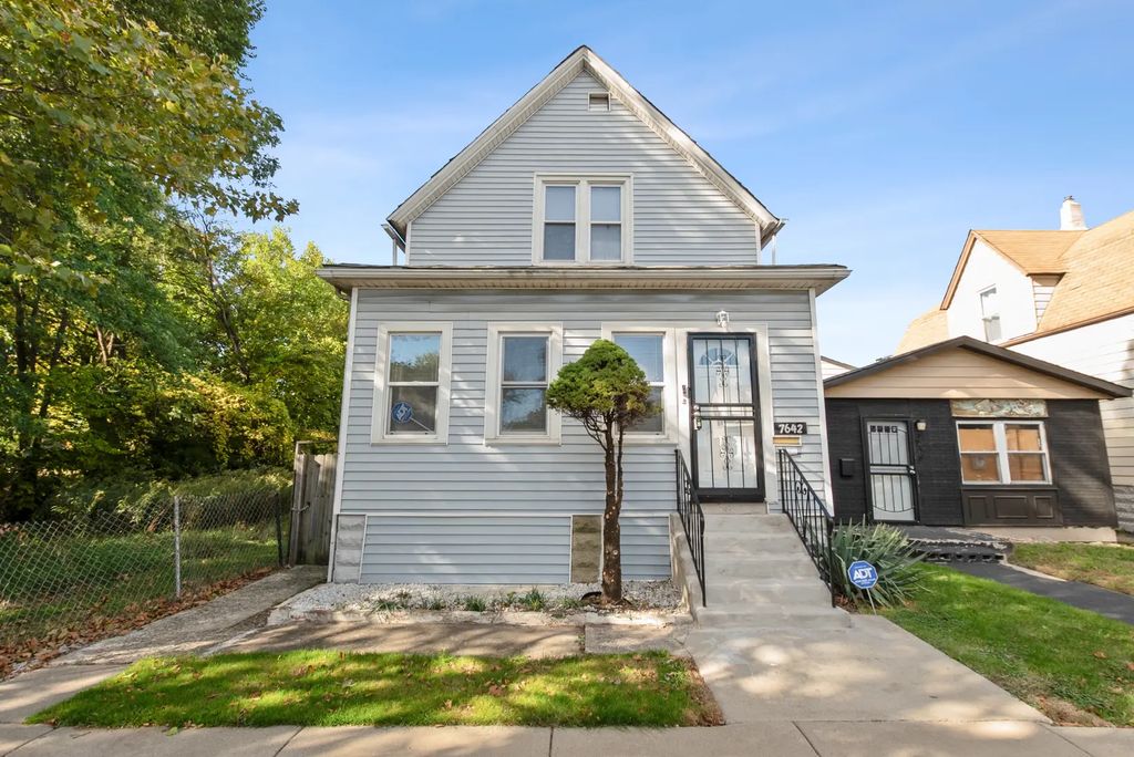 7642 S Dante Avenue, Chicago