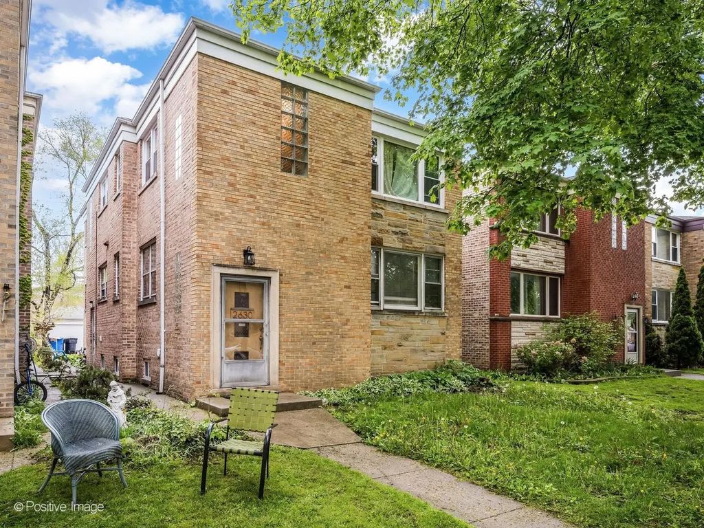 2630 W Estes Avenue, Chicago, 60645
