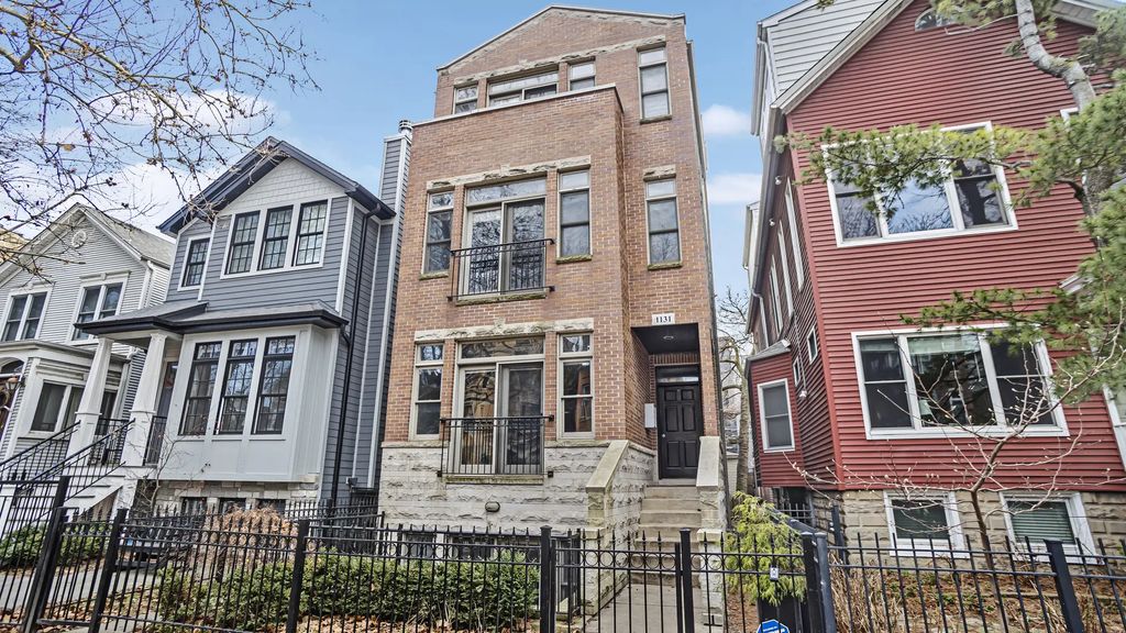 1131 W Wolfram Street 2, Chicago, 60657