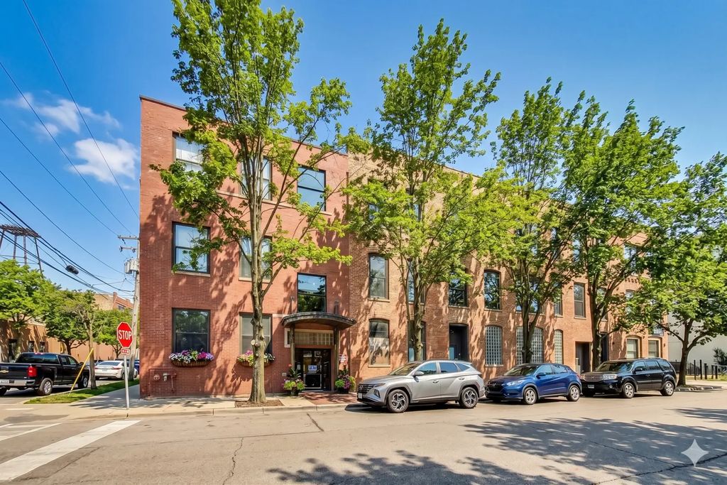 1843 W Hubbard Street 1a, Chicago