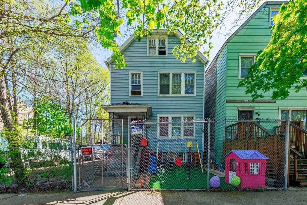 8119 S Escanaba Avenue, Chicago, 60617
