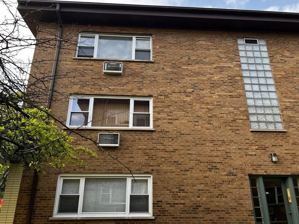 214 S Oak Park Avenue S 5, Oak Park