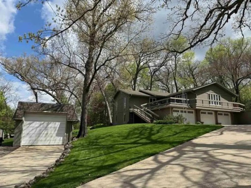 7758 Ray Court, Roscoe