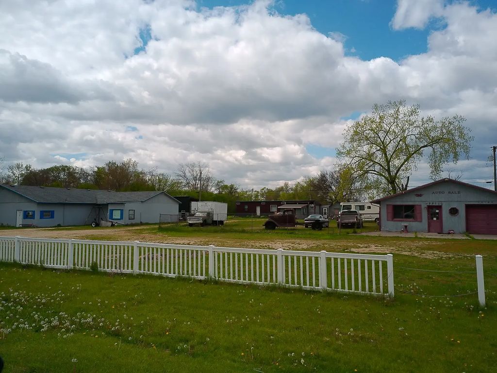 14178,14190,14192 Dearborn Avenue, South Beloit