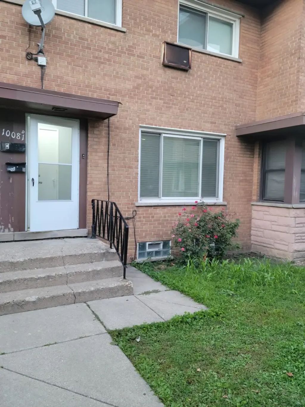 10081 Frontage Road D, Skokie, 60077