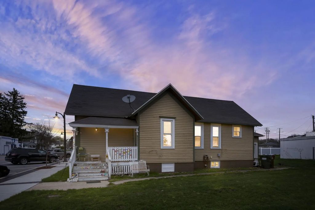 203 N Second Street, Peotone