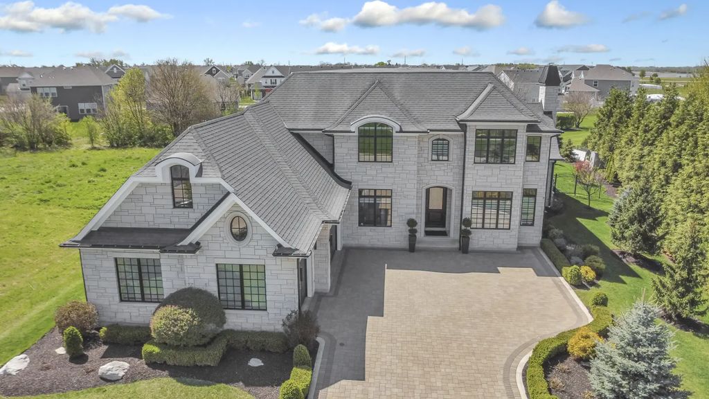 3761 Wintergreen Terrace, Algonquin