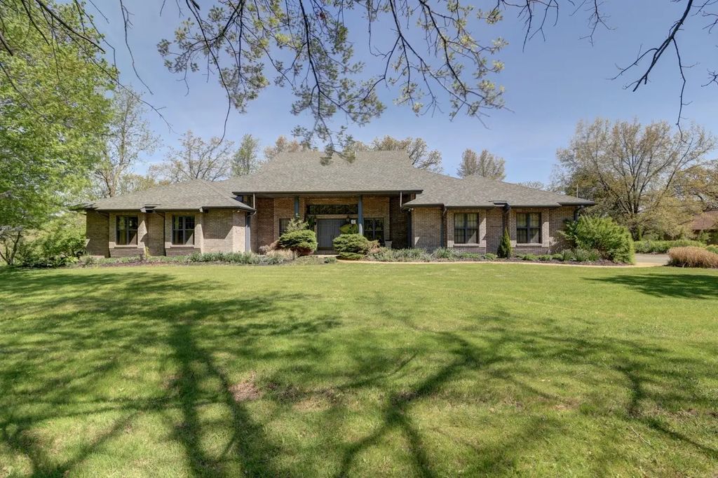 3900 Valley Oaks Drive, Clinton