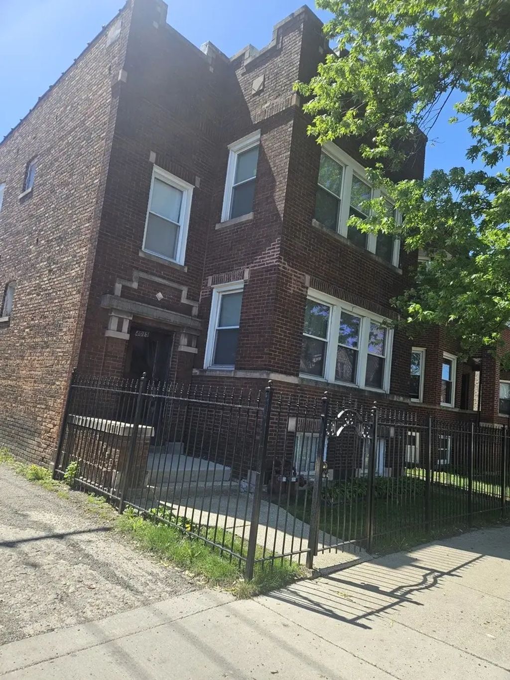 4015 W Potomac Avenue, Chicago, 60651