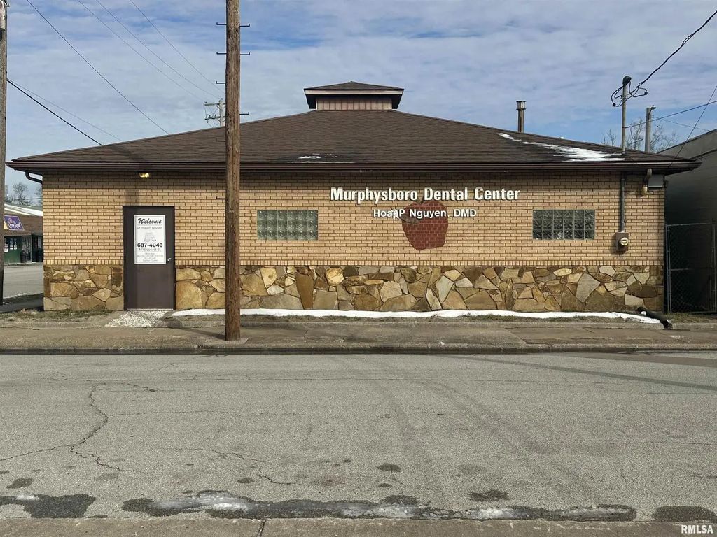 1116 Locust Street, Murphysboro