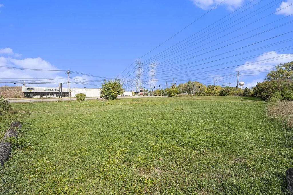 17001 Glen Oak Avenue, Lansing