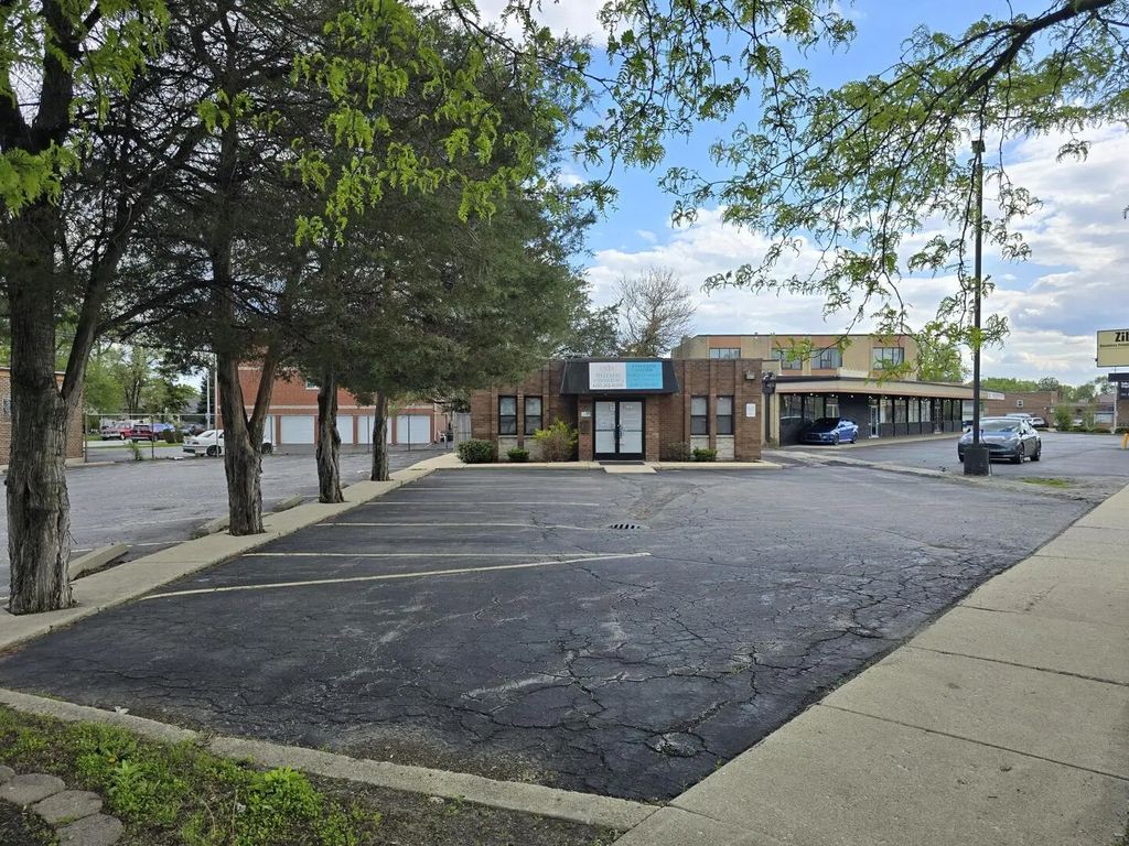 9629 Southwest Highway, Oak Lawn