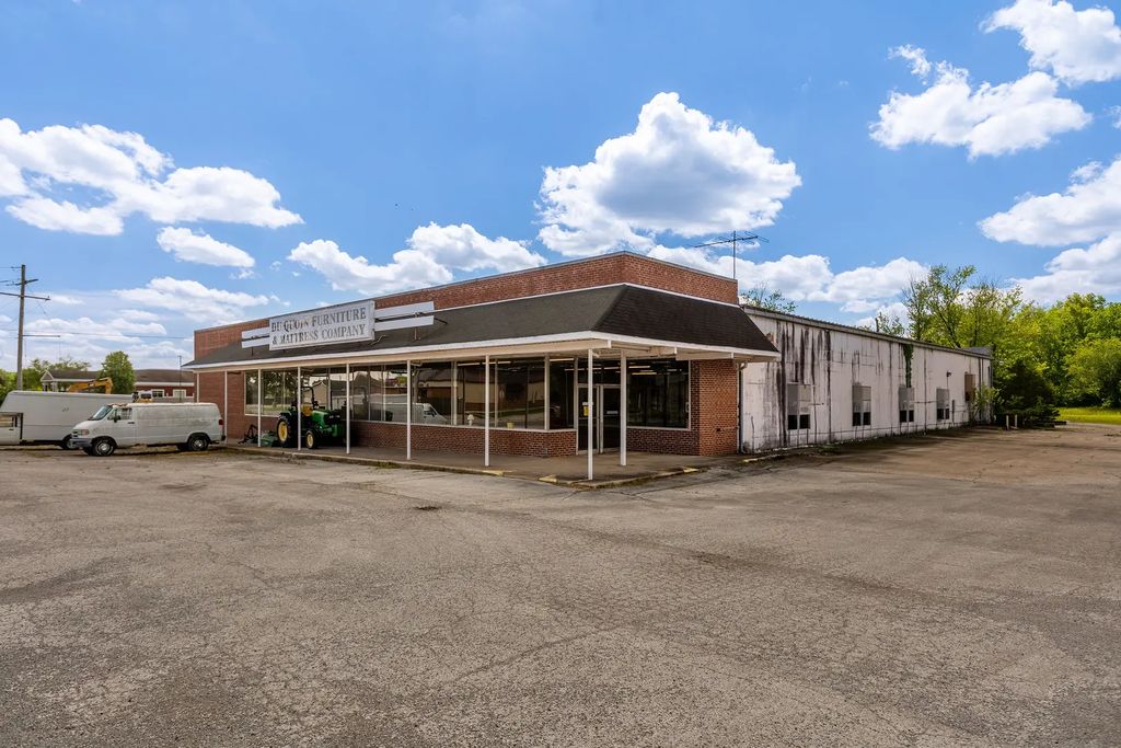 745b Sunset Avenue, Duquoin