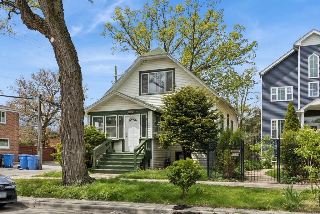 7220 N Hamilton Avenue, Chicago