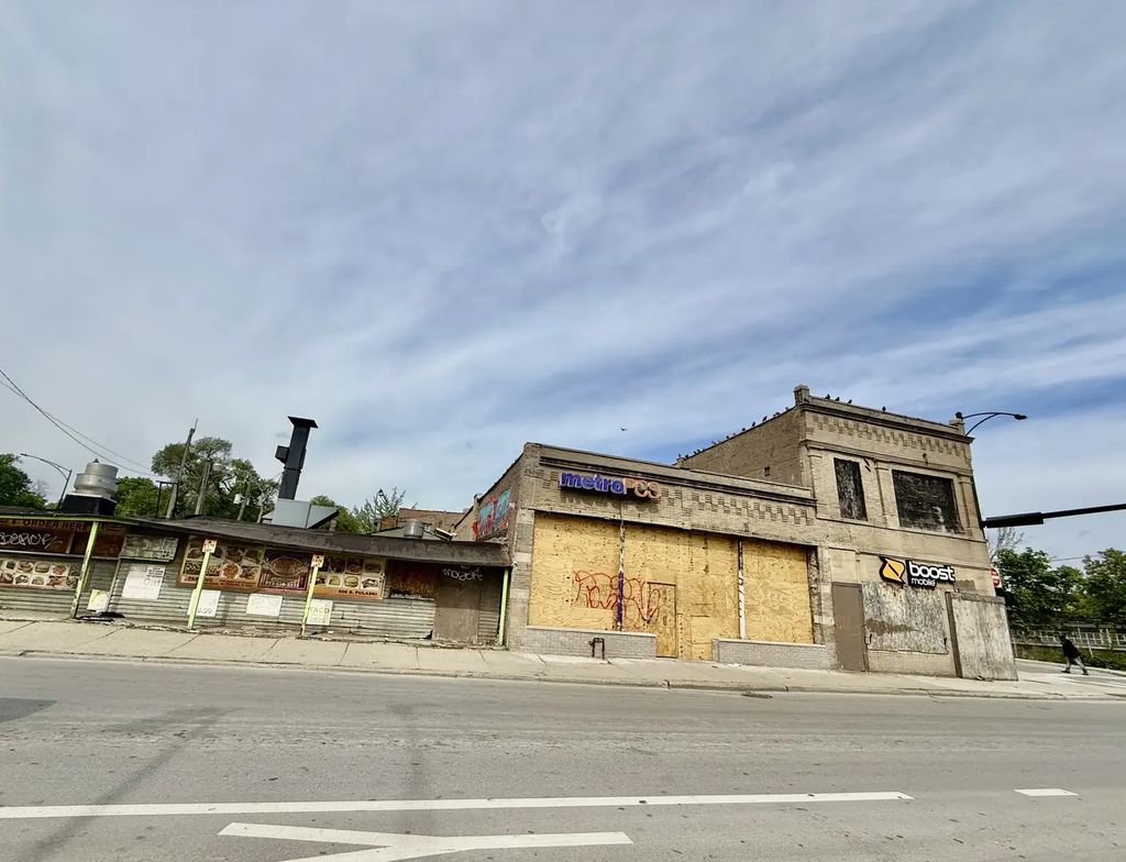 600-606 S Pulaski Road, Chicago, 60624