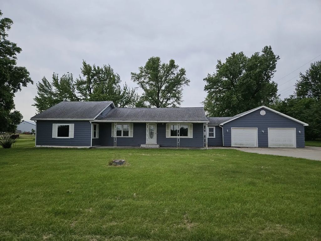 418 S 1st Street, Clay City