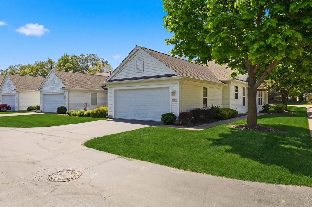 13094 Patriot Way, Huntley