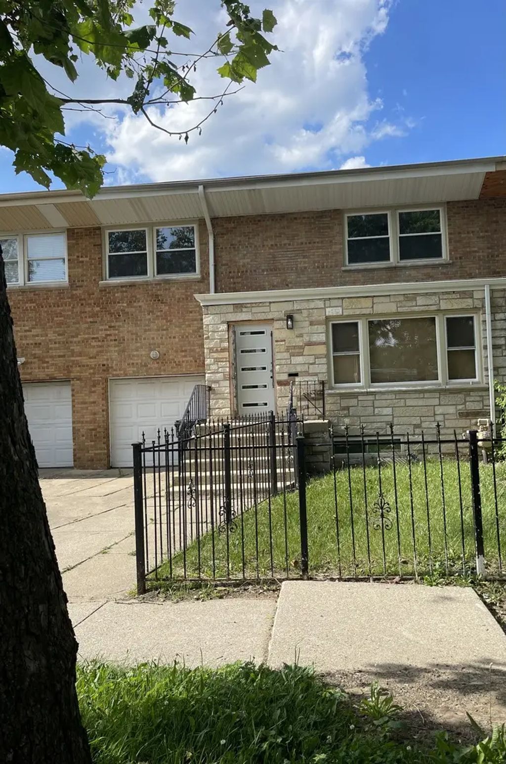 2646 E 77th Street, Chicago