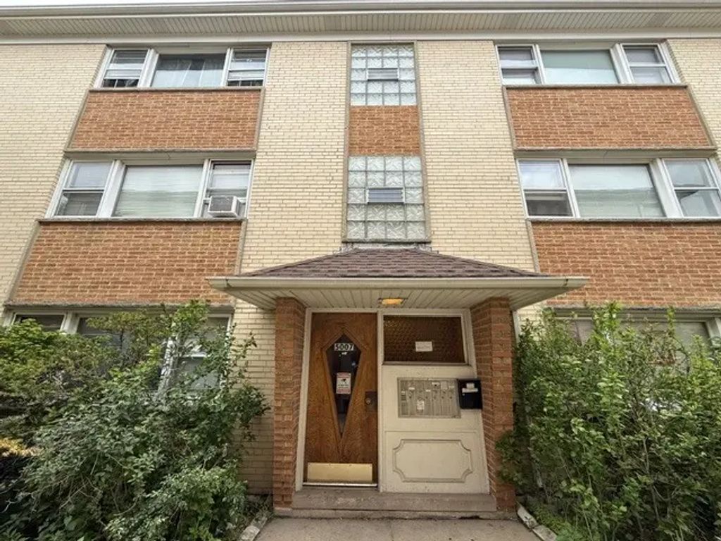 5007 W Diversey Avenue, Chicago