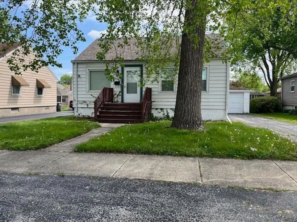 17943 Ridgewood Avenue, Lansing