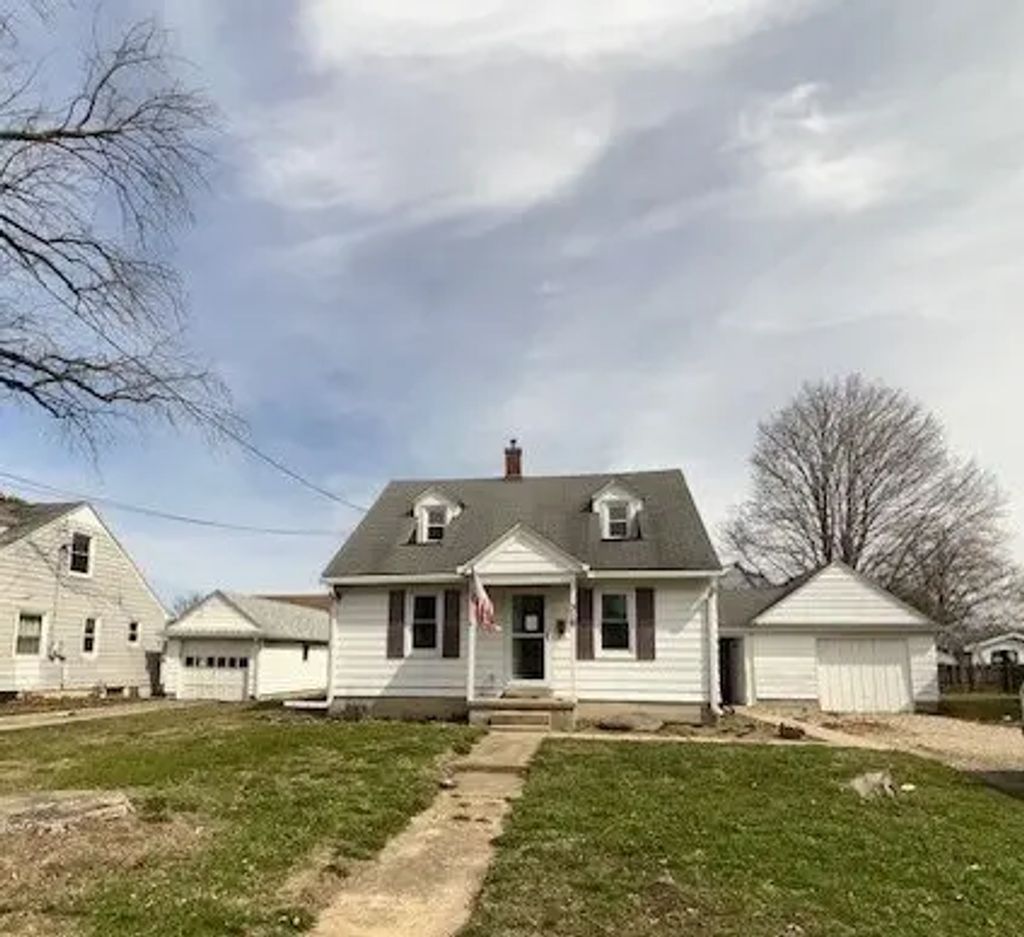 318 S Worth Street, Sullivan