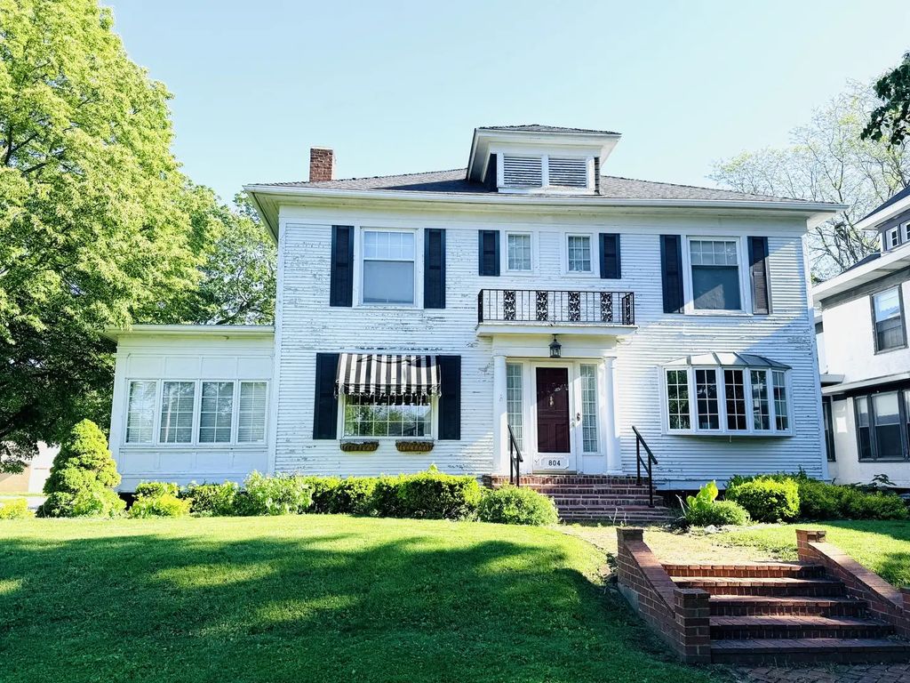 804 E Washington Street, Hoopeston