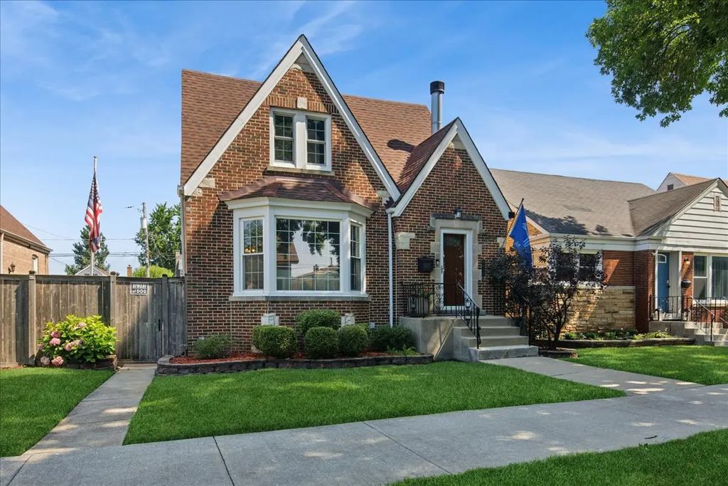 7620 W Rascher Avenue, Chicago, 60656