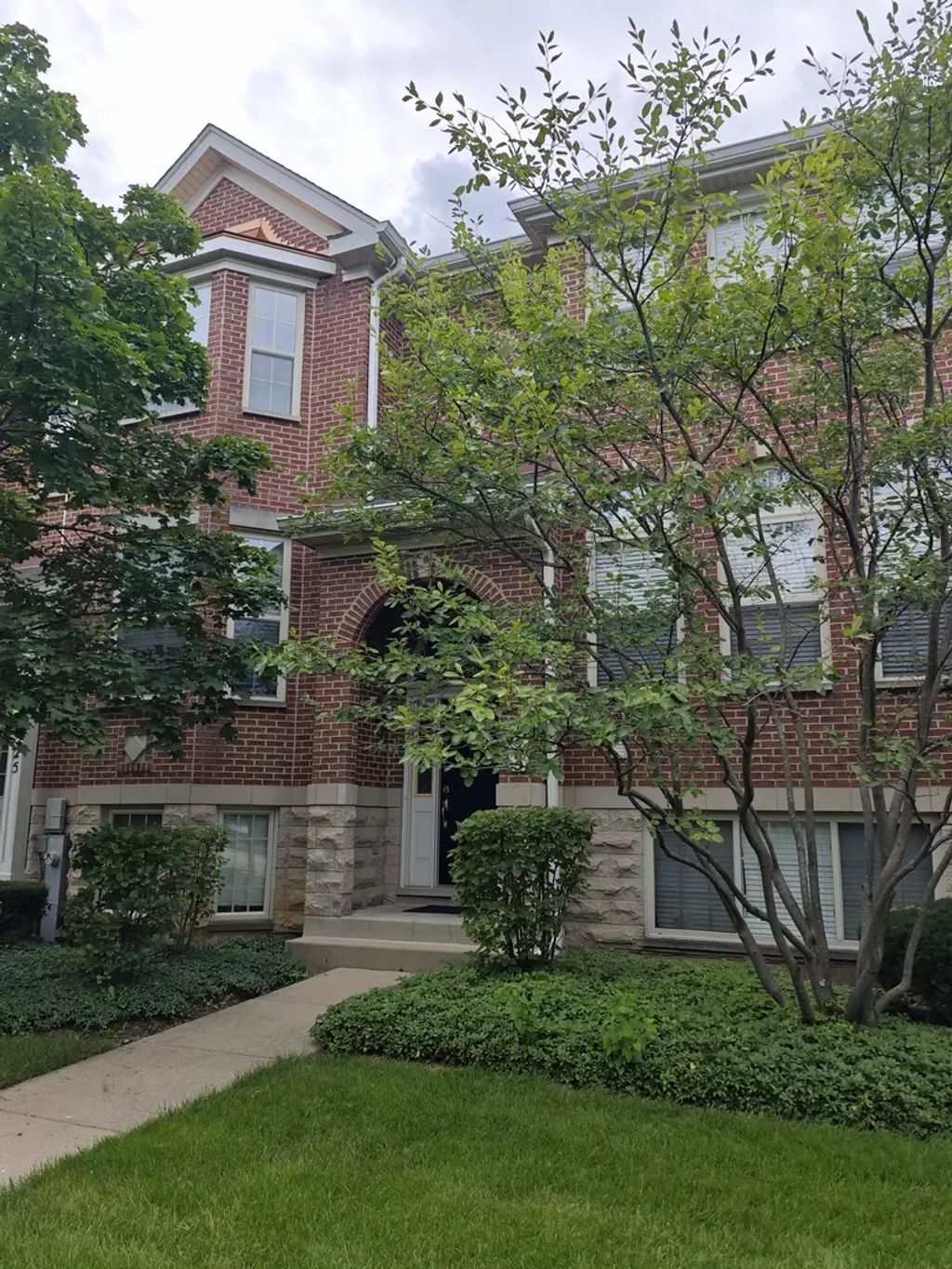 723 Prestwick Lane, Wheeling