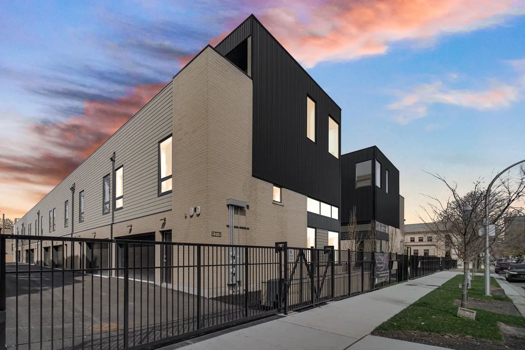 6218 S Woodlawn Avenue A, Chicago, 60637