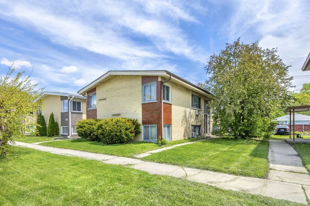 18425 Torrence Avenue, Lansing