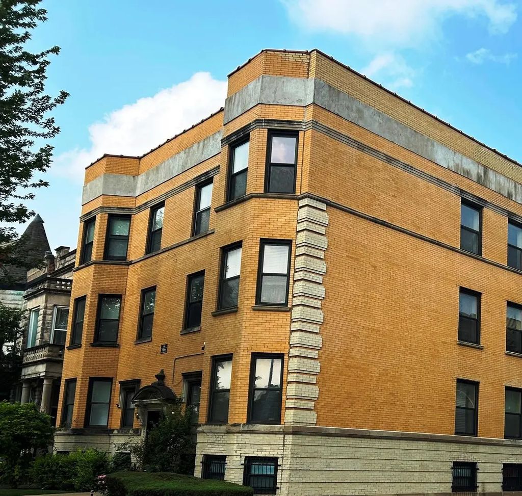 800 S Independence Boulevard 3, Chicago