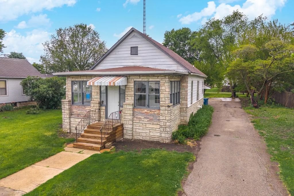 125 E Jackson Street, Cullom