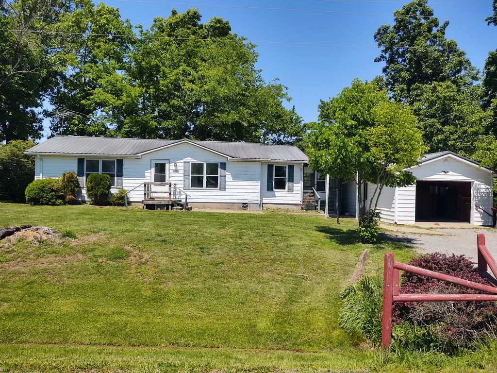 1045 Ozark Road, Ozark