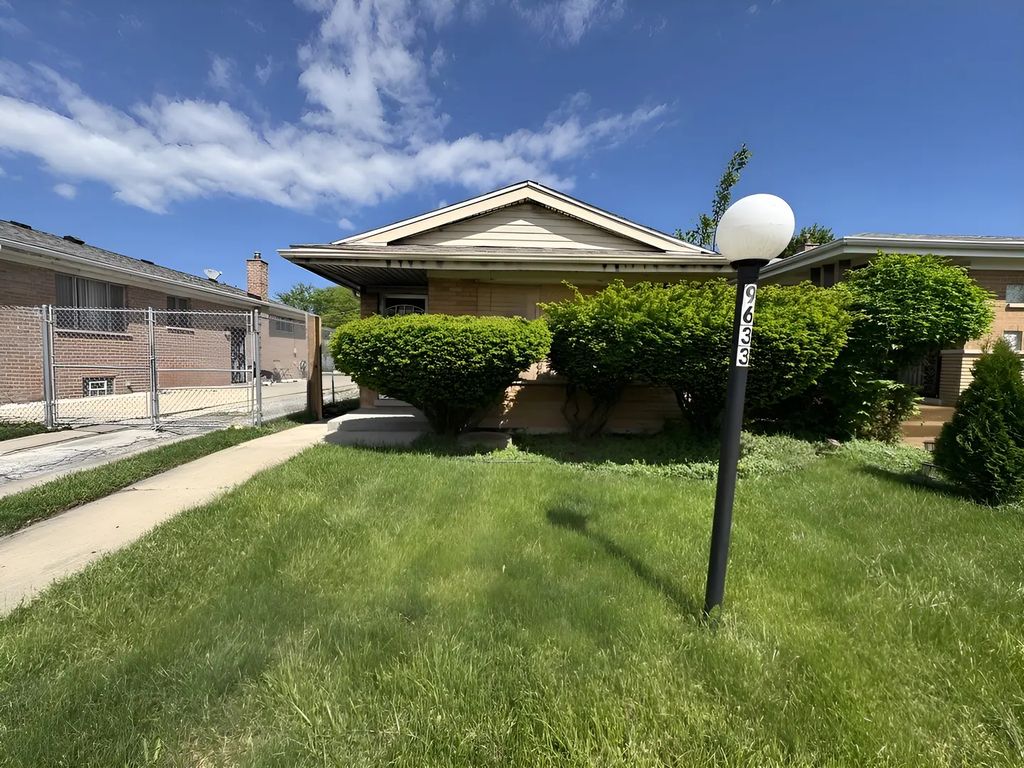 9633 S Princeton Avenue, Chicago