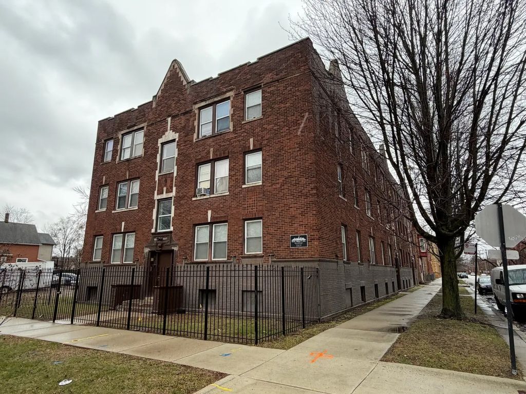 7002 S Stewart Avenue, Chicago
